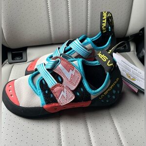 NWT La Sportiva Kids Rock Climbing Shoes 3.5